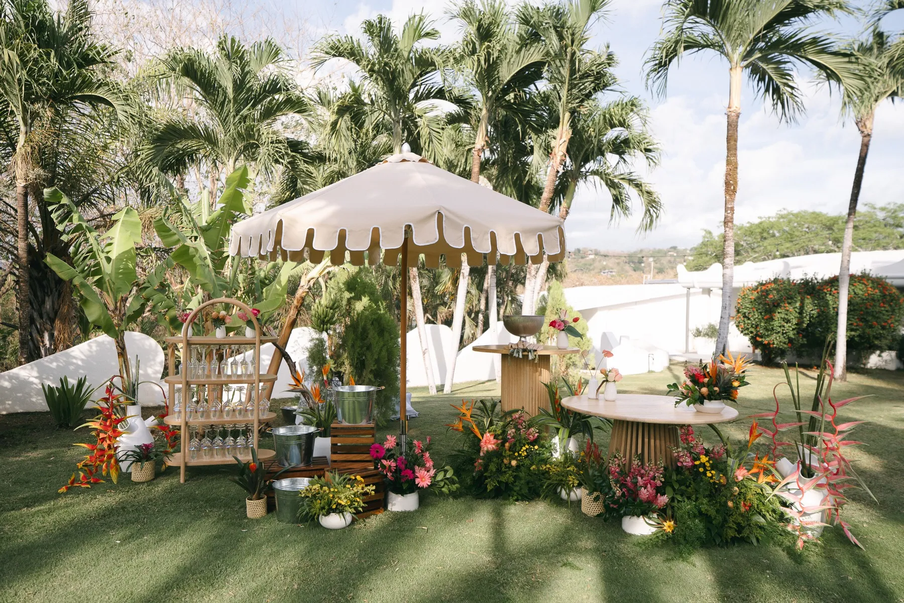 Megan & Will, destination wedding in Nosara, Costa Rica — photo 6