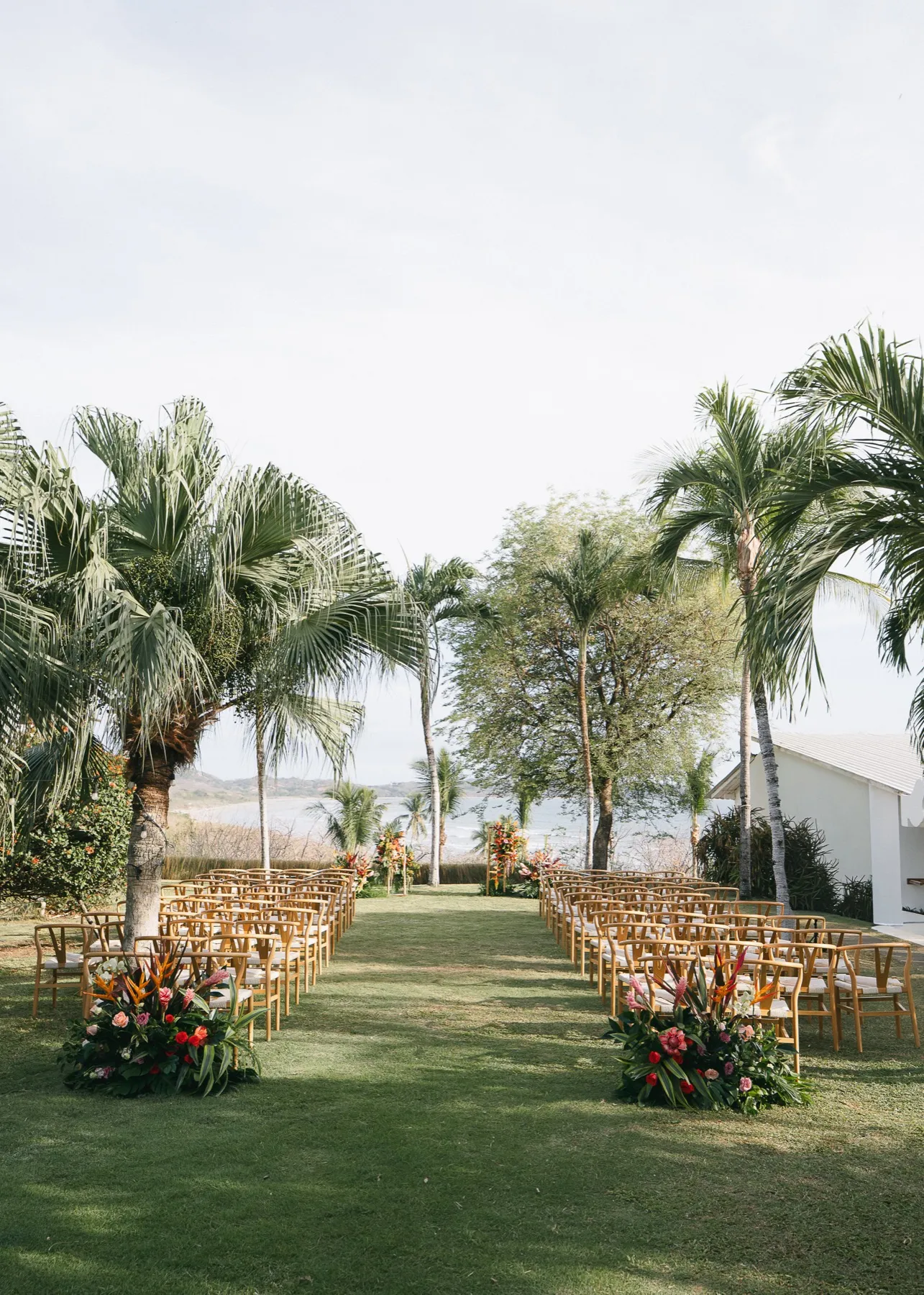 Megan & Will, destination wedding in Nosara, Costa Rica — photo 7